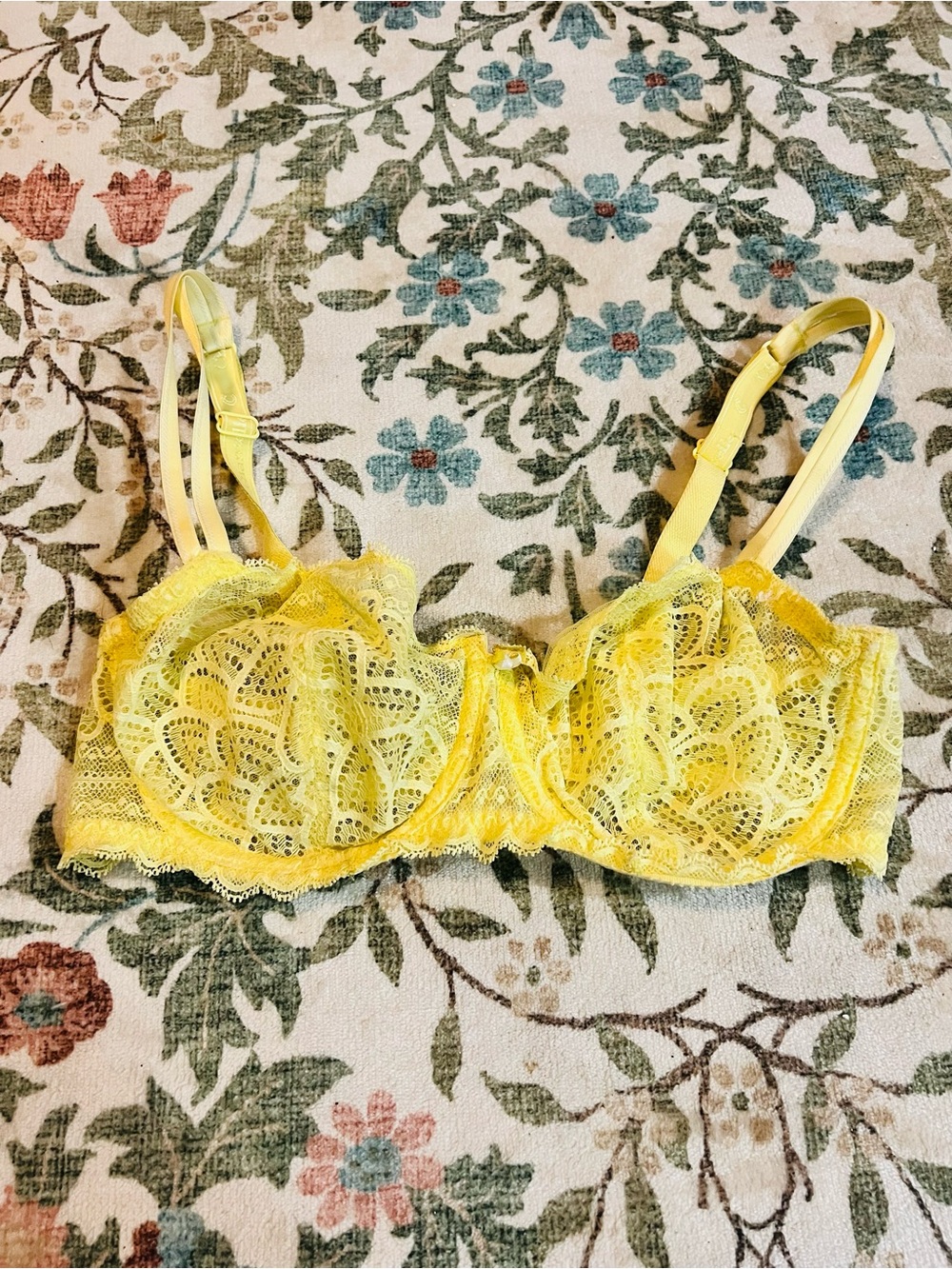 Chantelle Yellow Lace Bra 34DD